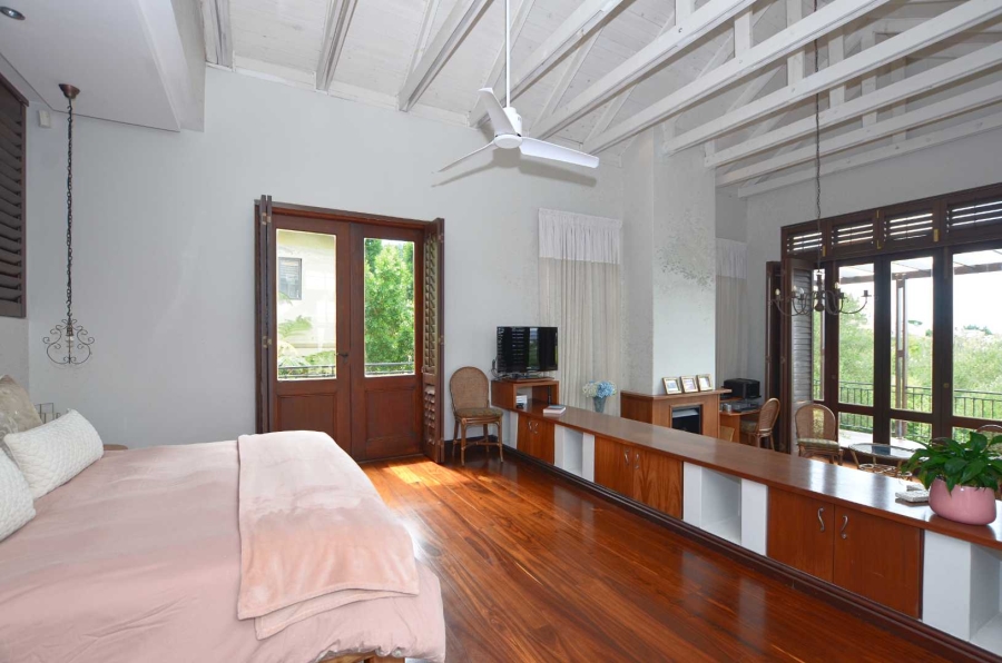 5 Bedroom Property for Sale in Kanonberg Western Cape